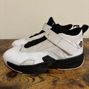 Air Jordan Max Aura 6 PS 'White Black' Flight